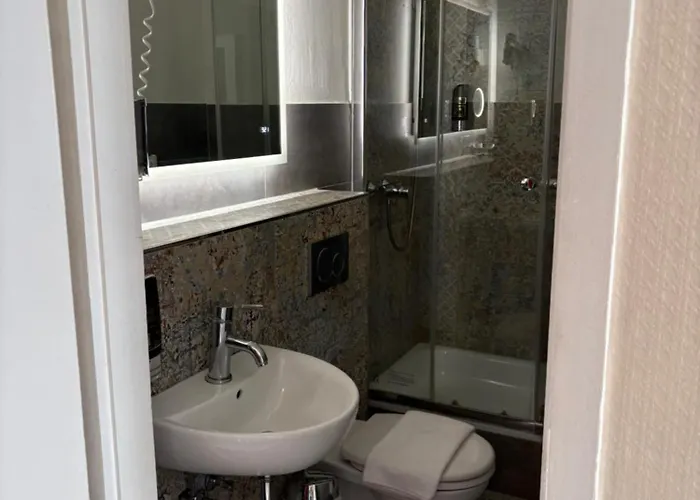 Hotel Village 3*